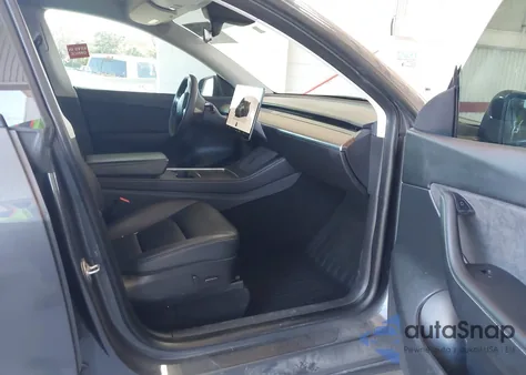 2022 Tesla Model Y Performance Dual Motor All-Wheel Drive z USA, uszkodzony, nr VIN 7SAYGDEF1NF463697